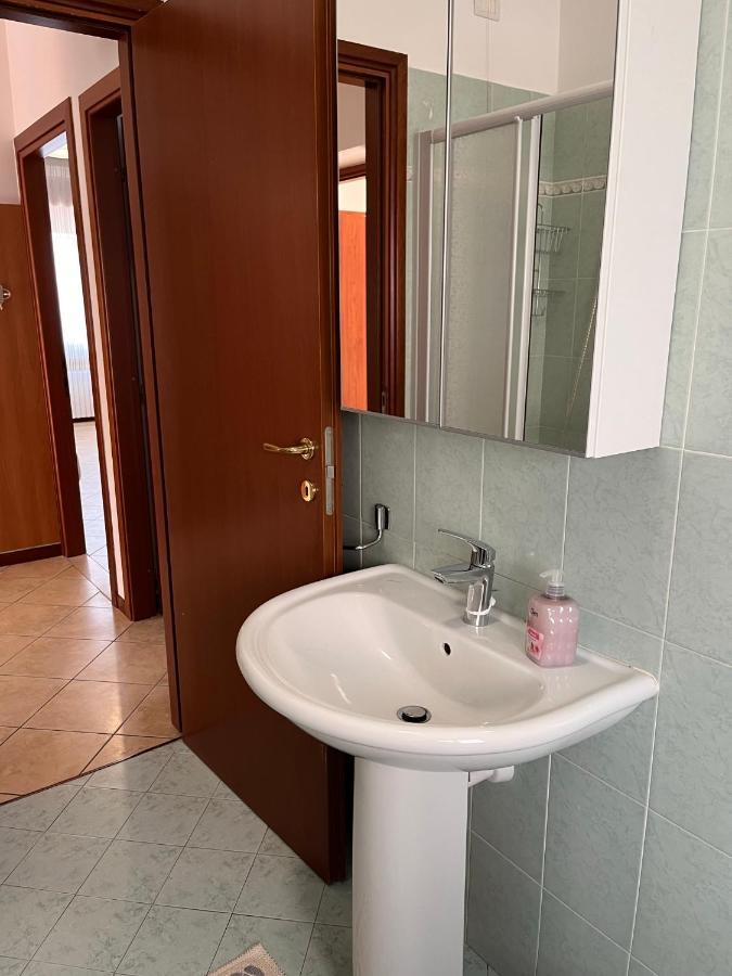 Sebino 11 Apartment Peschiera del Garda Luaran gambar
