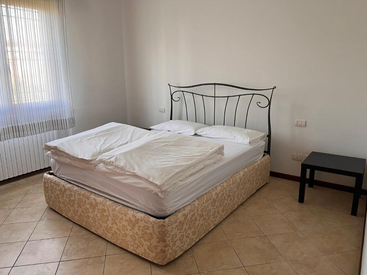 Sebino 11 Apartment Peschiera del Garda Luaran gambar