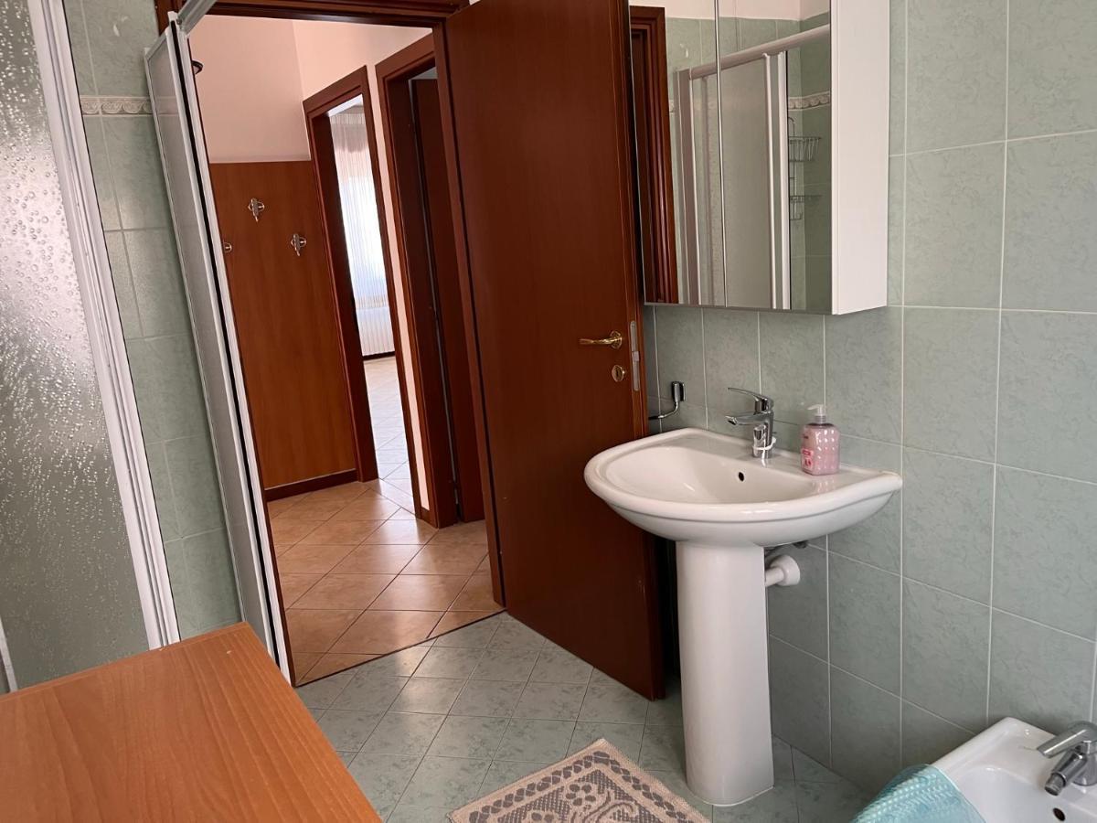 Sebino 11 Apartment Peschiera del Garda Luaran gambar