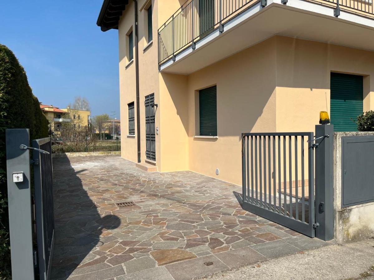 Sebino 11 Apartment Peschiera del Garda Luaran gambar