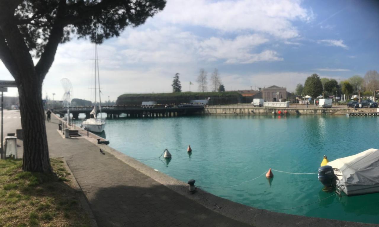 Sebino 11 Apartment Peschiera del Garda Luaran gambar