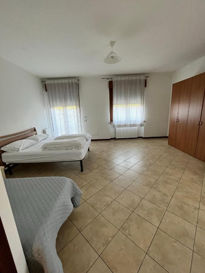 Sebino 11 Apartment Peschiera del Garda Luaran gambar