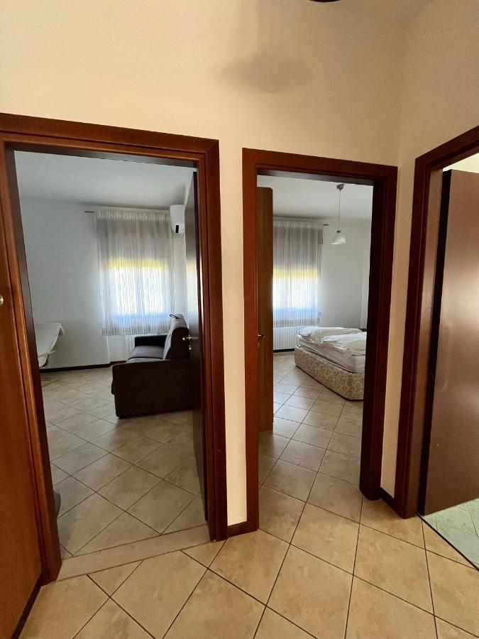 Sebino 11 Apartment Peschiera del Garda Luaran gambar